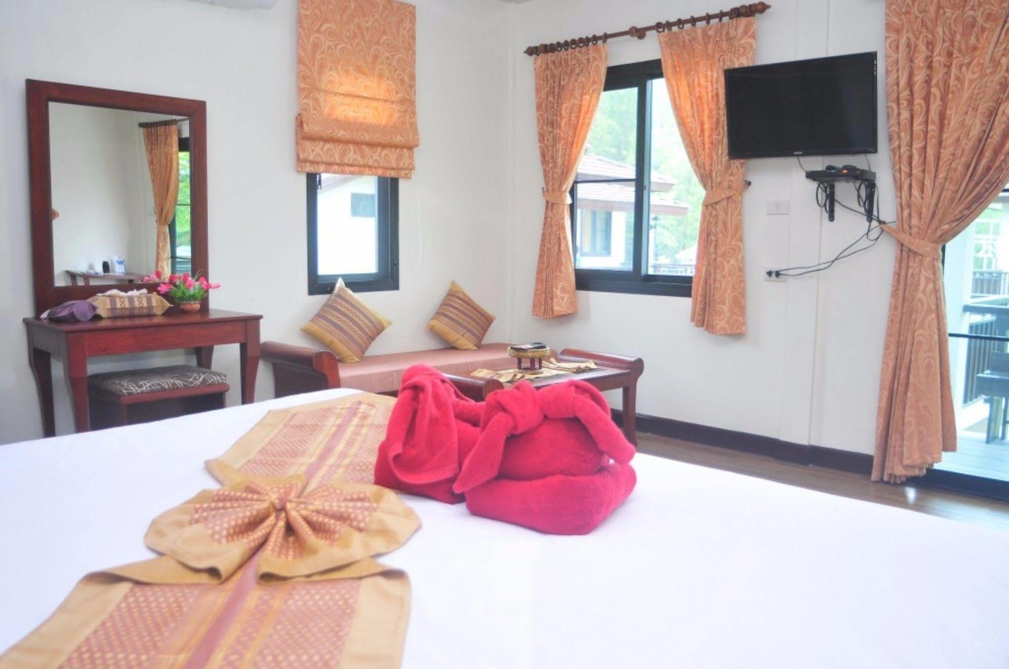 The Hip Resort @ Khao Lak Bang Sak Dış mekan fotoğraf