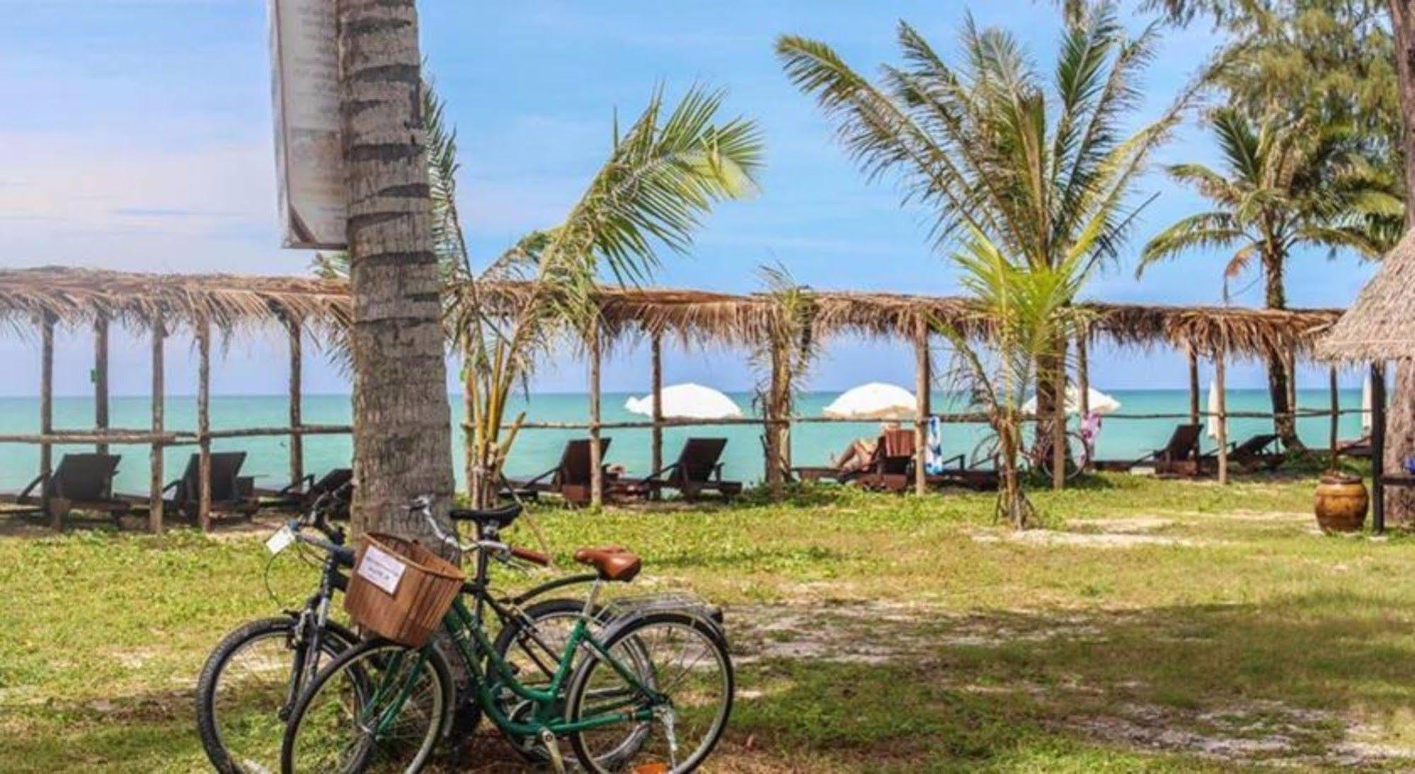 The Hip Resort @ Khao Lak Bang Sak Dış mekan fotoğraf