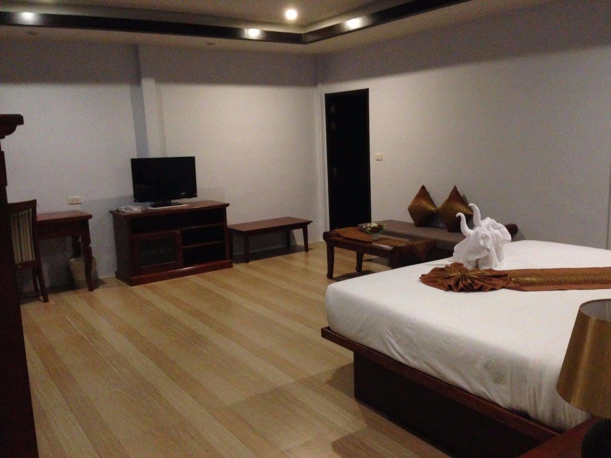 The Hip Resort @ Khao Lak Bang Sak Dış mekan fotoğraf